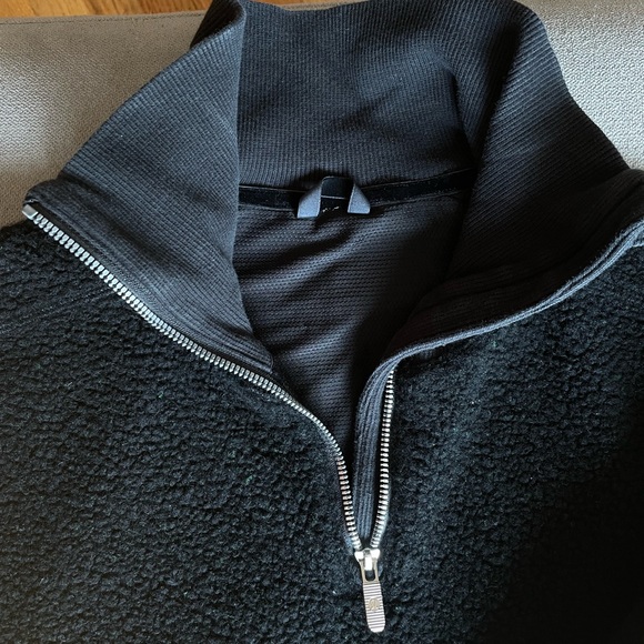 Lululemon Stand Out Sherpa 1/2 Zip - Picture 4 of 9